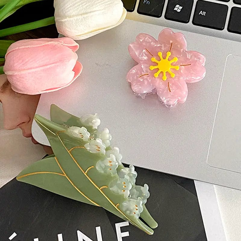 Small Pink Sakura Hair Claw