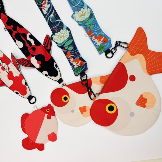 Prévente : Bandoulière Lotus Koi - Mini pochette poisson rouge | NueShiny & PIPIZU