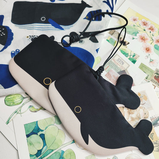 Square-Headed Whale Wristlet