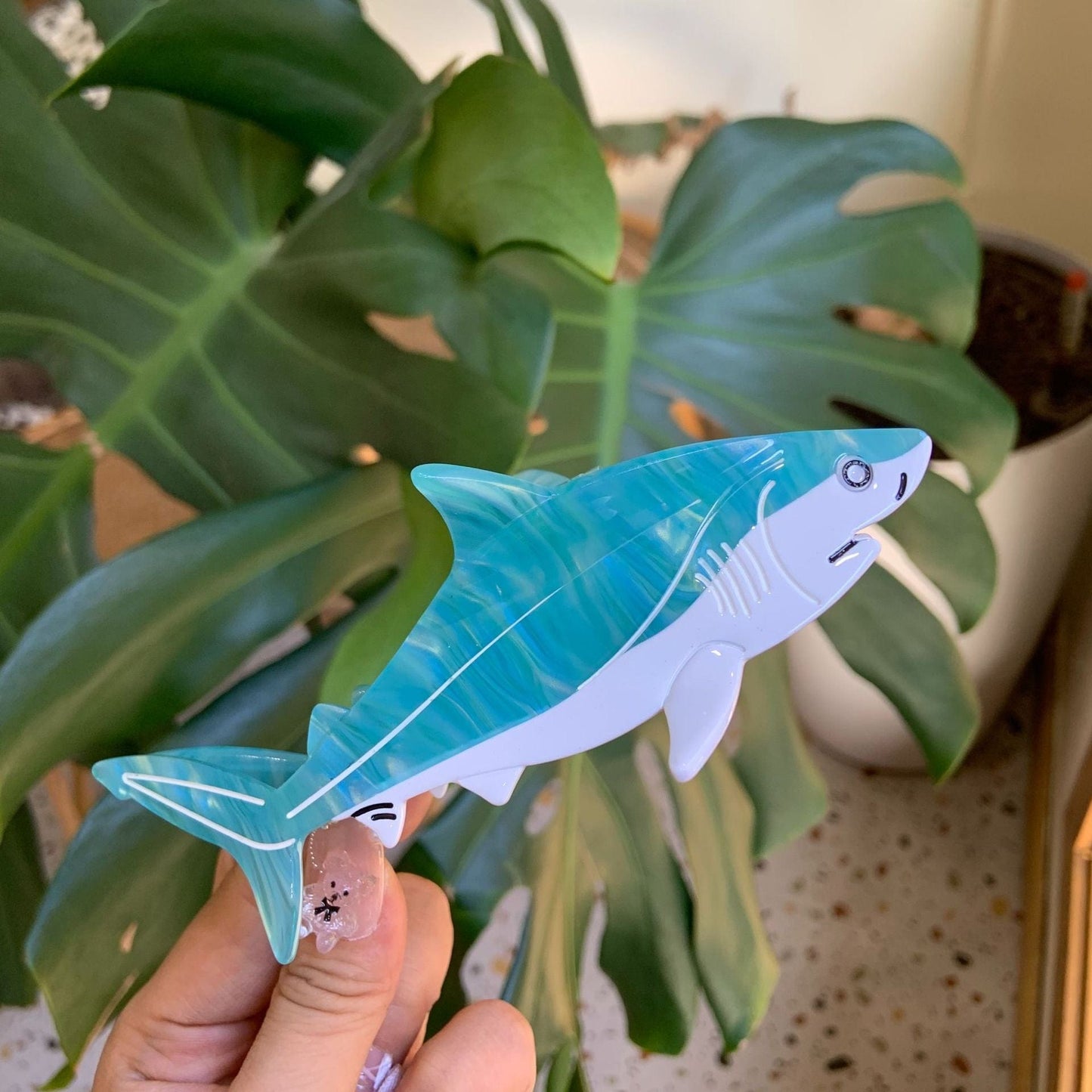 Large New-Water Blue Shark Hair Claw