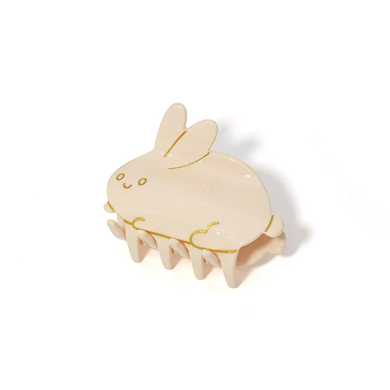 Mignon lapin doux en poils d'animal griffe