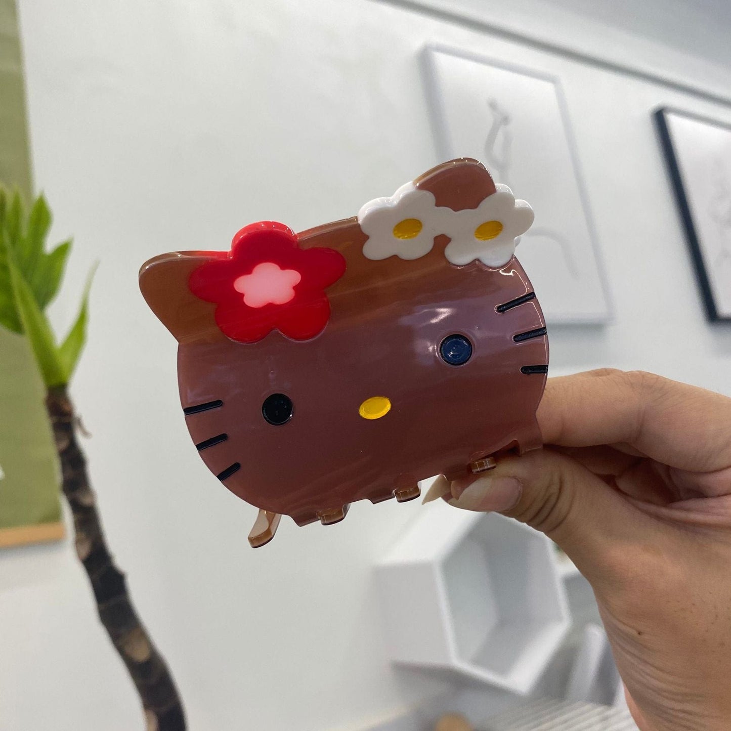 Medium Brown Kitty Head Hair Claw