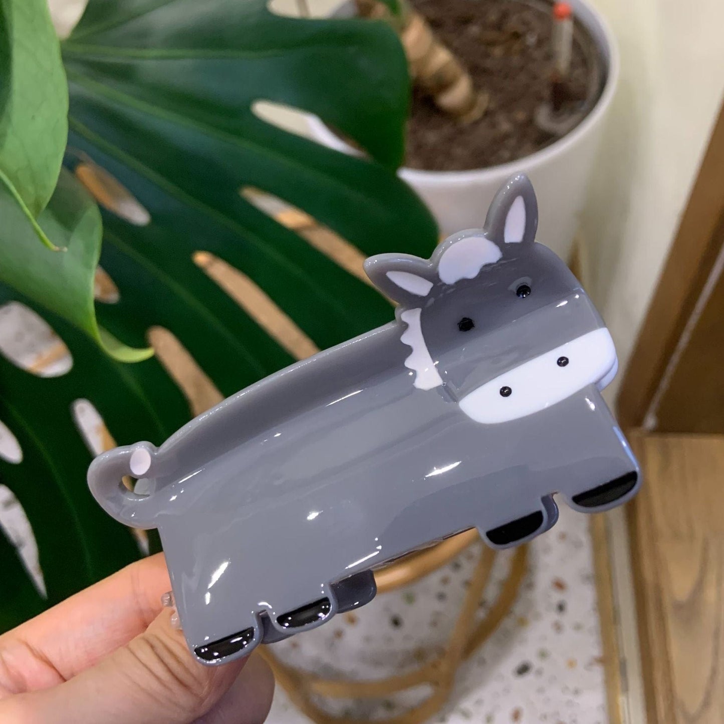 Medium Gray cartoon donkey Hair Claw