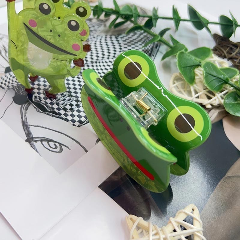 Medium Captain Frog Hair Claw