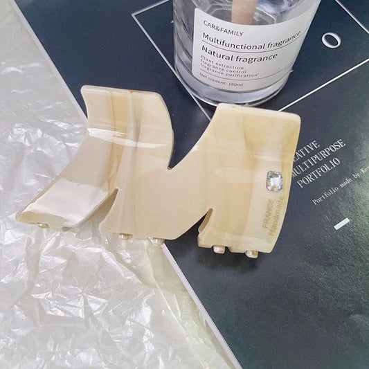 Big M Beige Wavy Hair Claw丨Lemonschunks