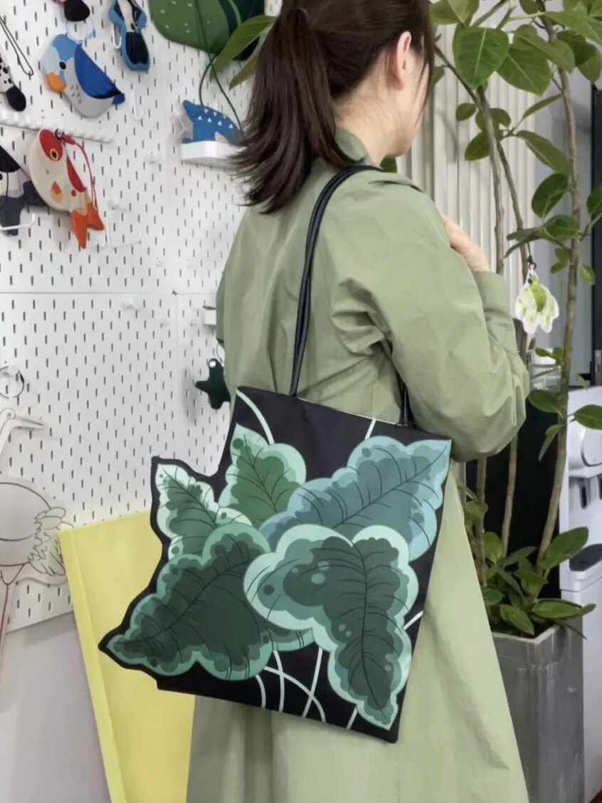 Illustrated Botanical Iris Tulip Caladium Leaf Begonia Lotus Swan Calla Lily Daffodil Tote Bag