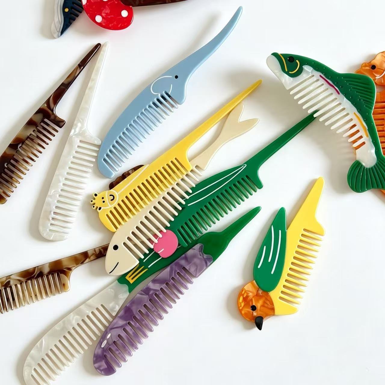Large Running Dog Wide-Tooth Hair Comb
