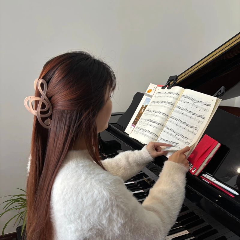 Jumbo Treble Clef Hair Claw