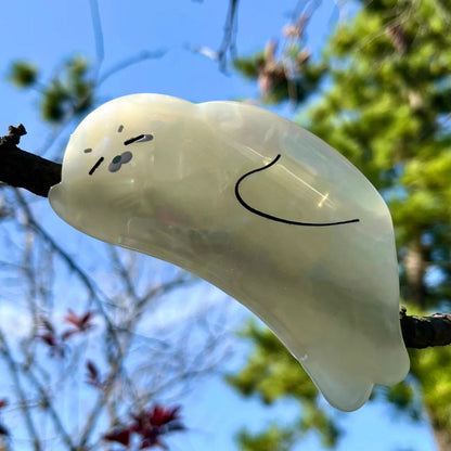 Squinting Transparent Iridescent White Seal Hair Claw