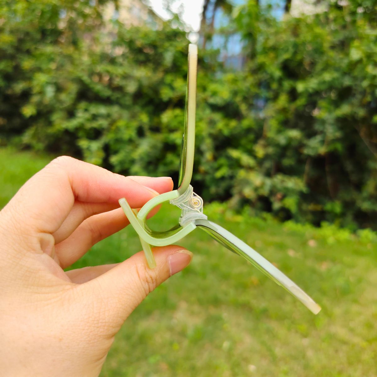 Large Light Green Swallowtail Butterfly Hair Claw