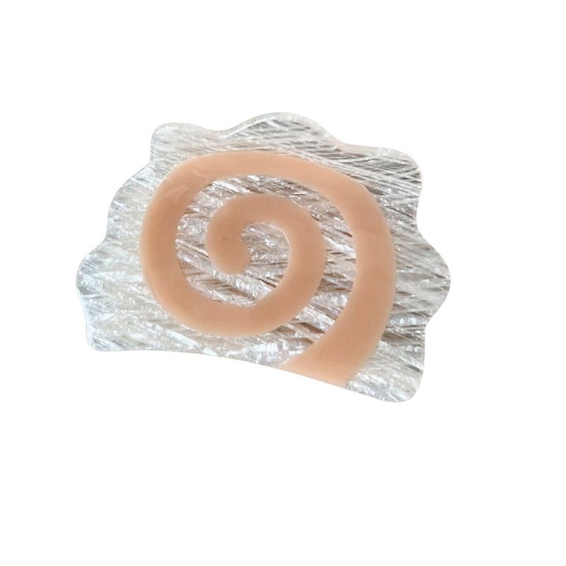 Medium Beige Narutomaki Hair Claw