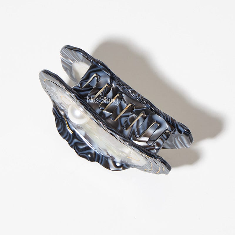 Medium Oyster Hair Claw ClipsحNueShiny