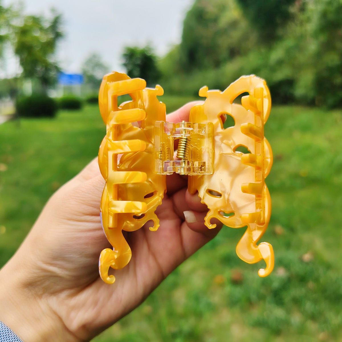 Orange Blue-Ringed Octopus Hair Claw