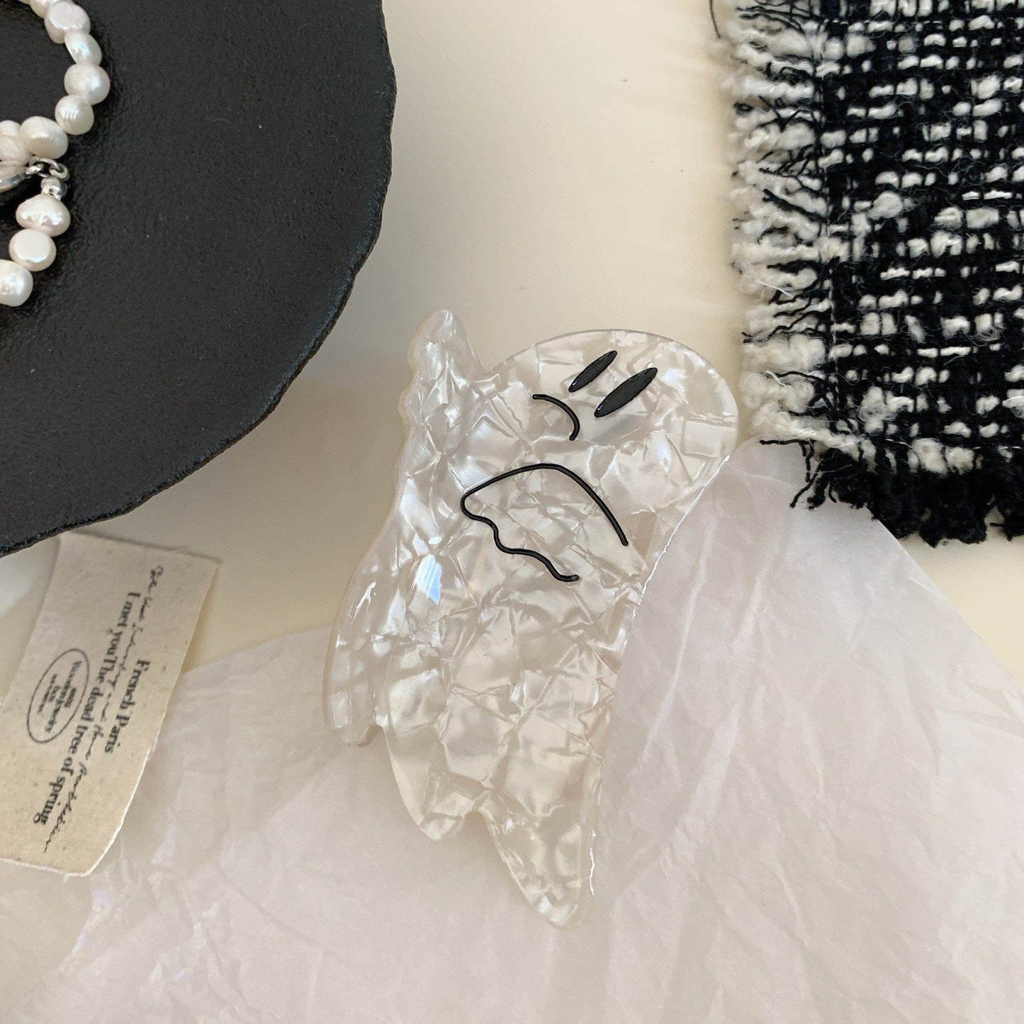 Medium  Floating Cloak Ghost Hair Claw