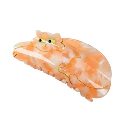 Chat siamois orange mignon de taille moyenne, griffes en poils de chat roux, NueShiny