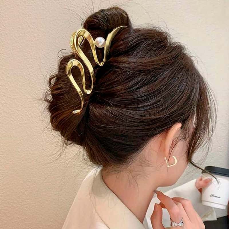Golden Pearl Wavy Hair Claw