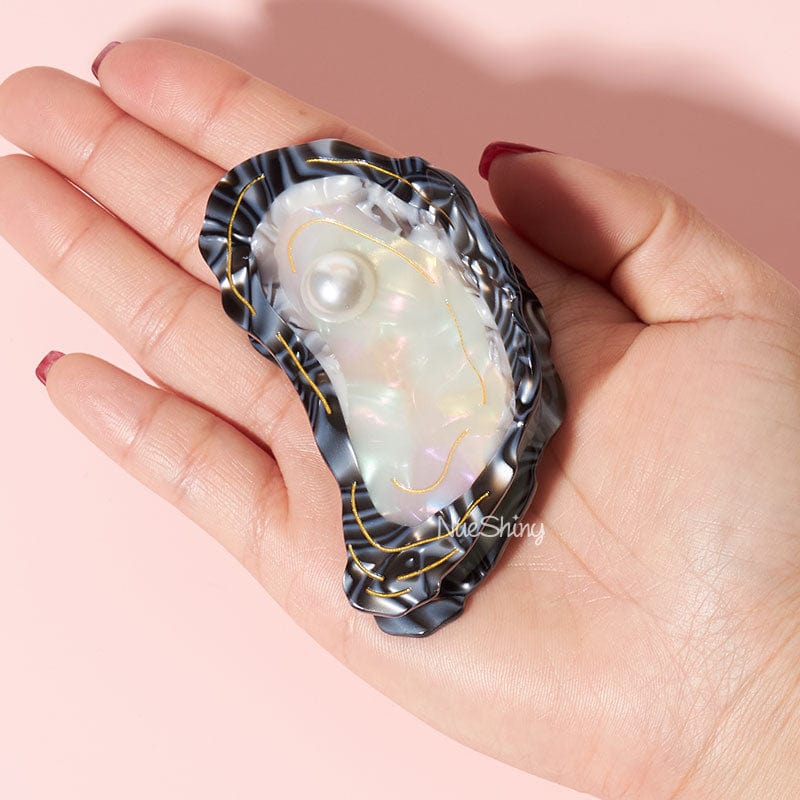 Medium Oyster Hair Claw Clips