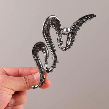 Pearl Wavy Gun Black Hair Claw