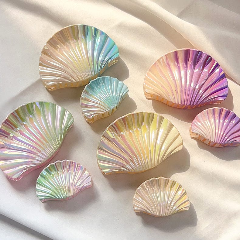 Gradient Blue Shell Hair Claw