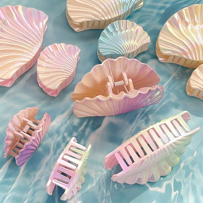 Gradient Blue Shell Hair Claw