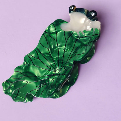 Large Dark Green Lotus Leaf Frog Hair Claw