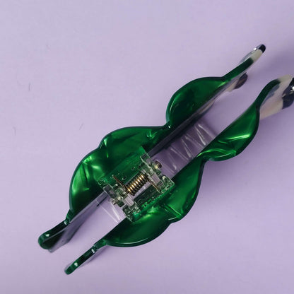 Large Dark Green Lotus Leaf Frog Hair Claw