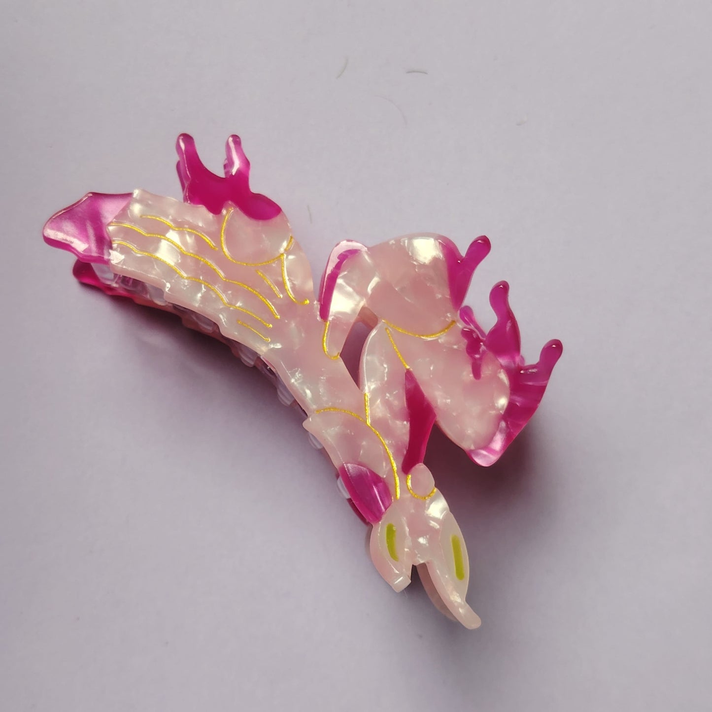 Medium Orchid Mantis Hair Claw