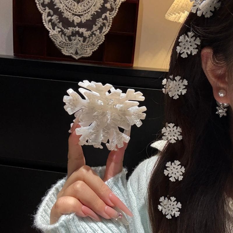 Pearl White Snowflake Hair Claw