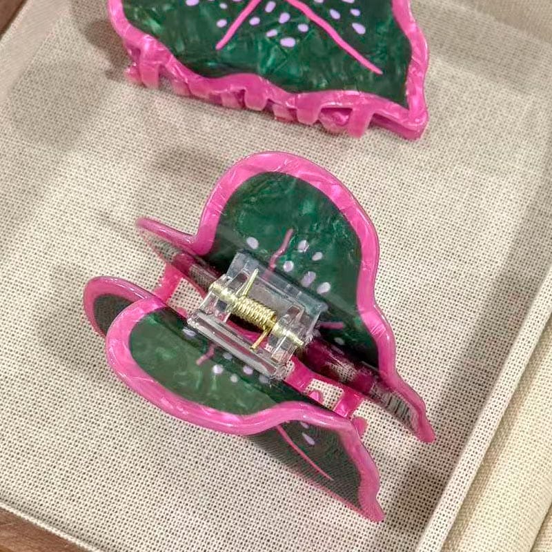 Medium Beefsteak Plant Hair Claw