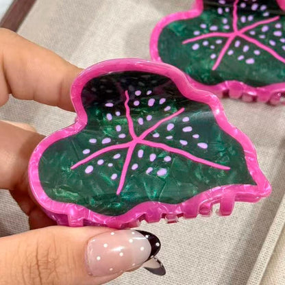 Medium Beefsteak Plant Hair Claw