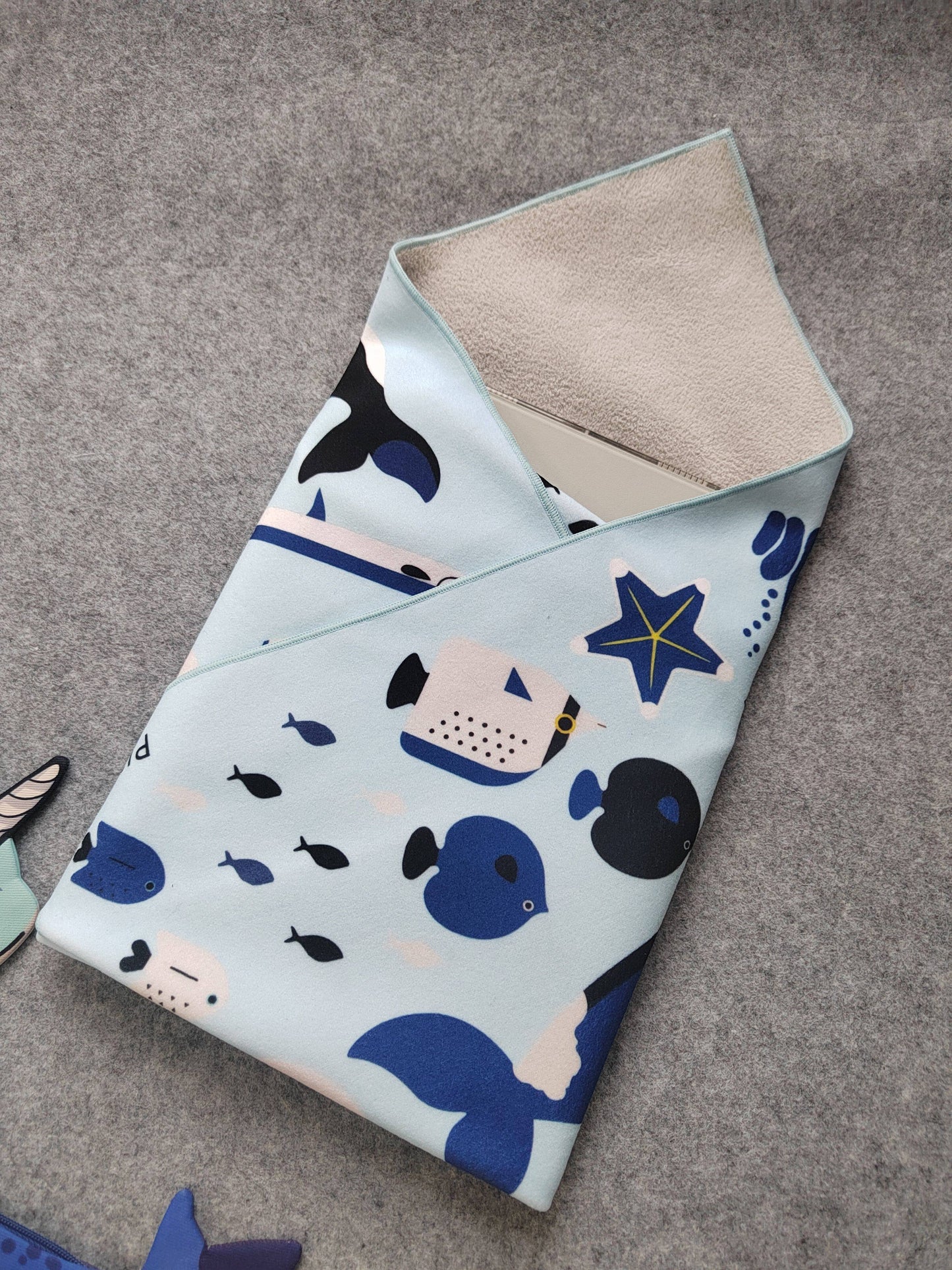 Multi-Use Storage Wrap Cloth for iPad & Accessories 4 Styles