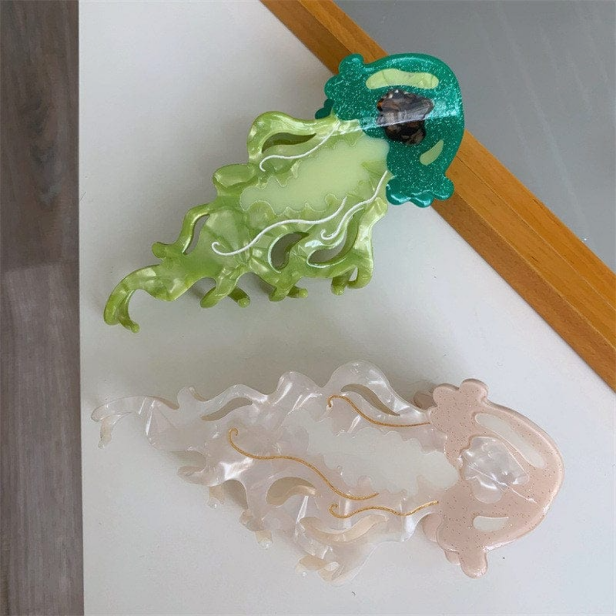 Jumbo Green Glitter Jellyfish Hair Claw