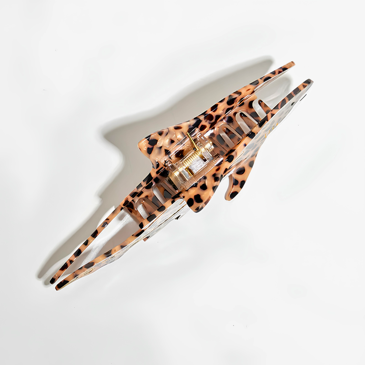 Jumbo Tortoiseshell Brown Zebra Shark Hair Claw
