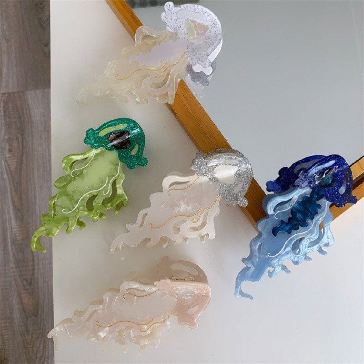 Jumbo White Glitter Jellyfish Hair Claw