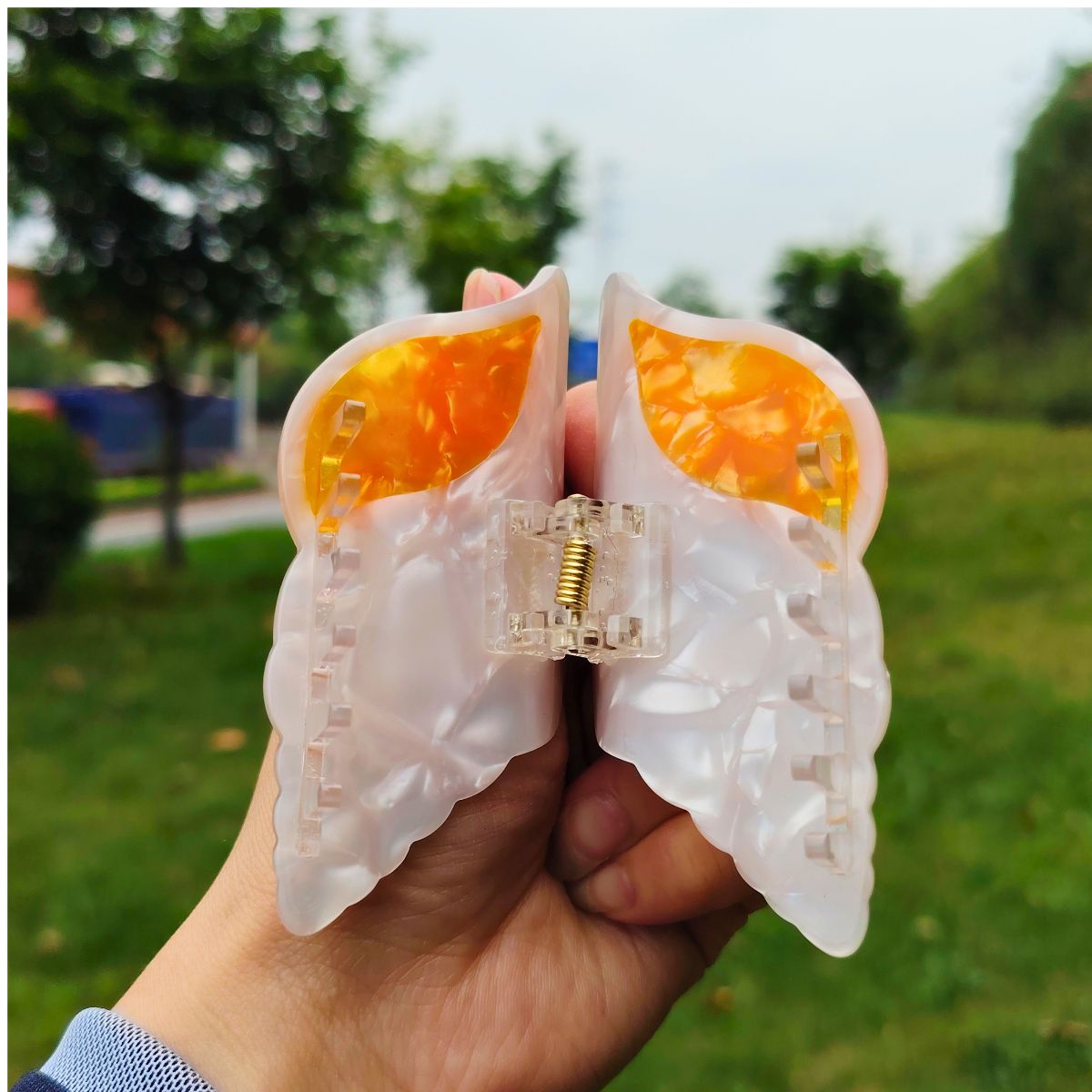Large Pearl White Conch Shell Hair Claw