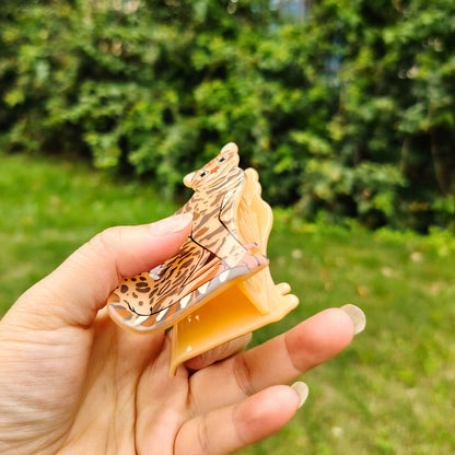 Medium Leopard Print Cat Hair Claw