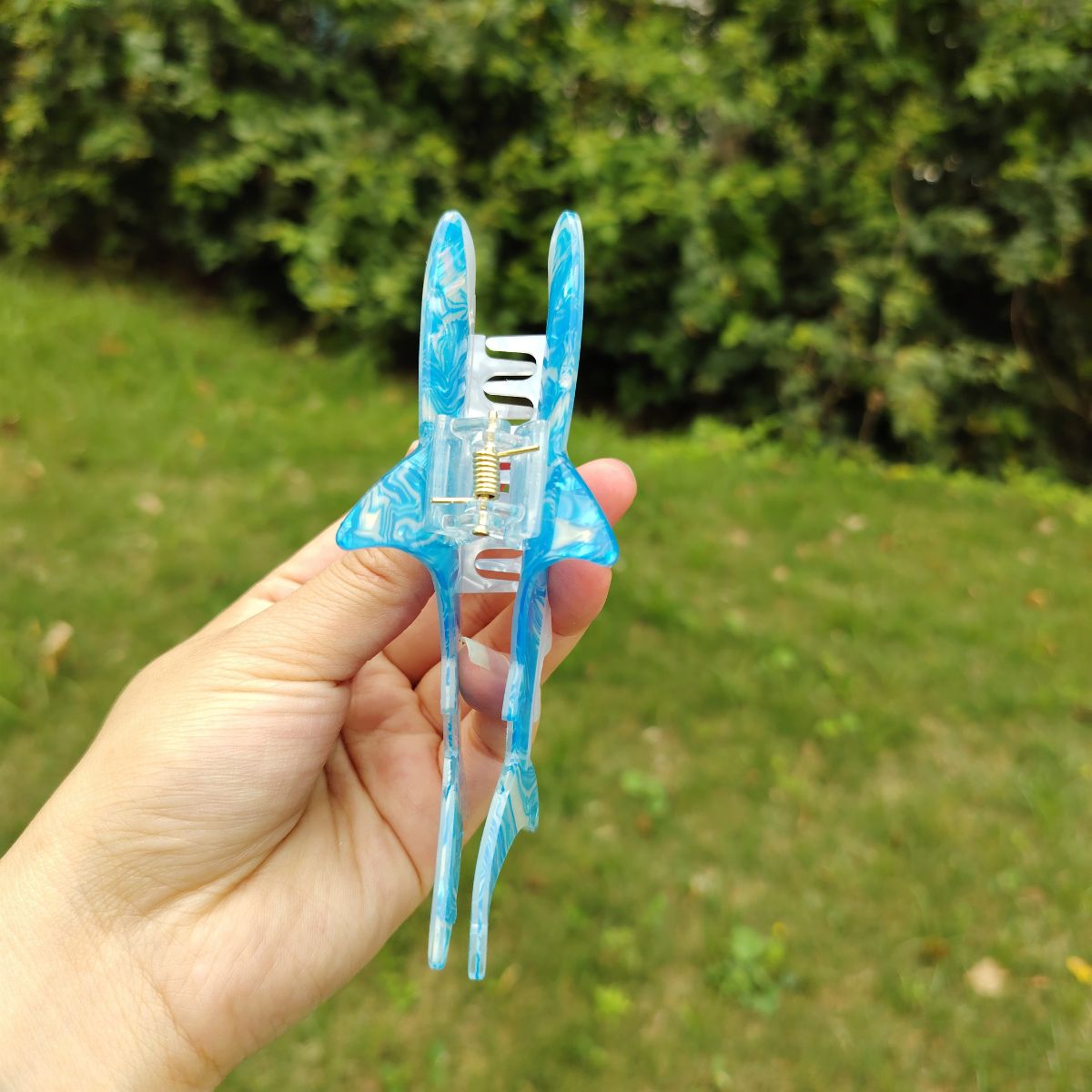 Jumbo Light Blue Shark Hair Claw