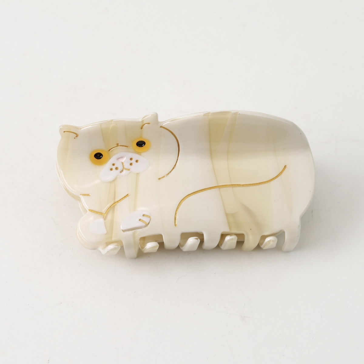 Medium Beige Golden Shorthair Cat Hair Claw