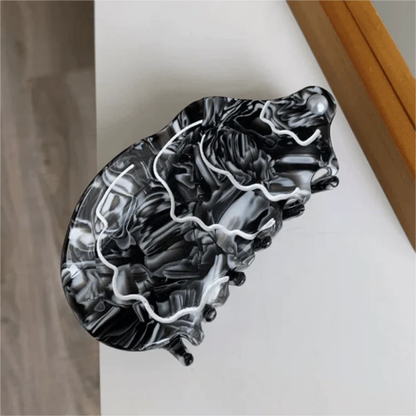 Medium Black Oyster Pearl Shell Hair Claw