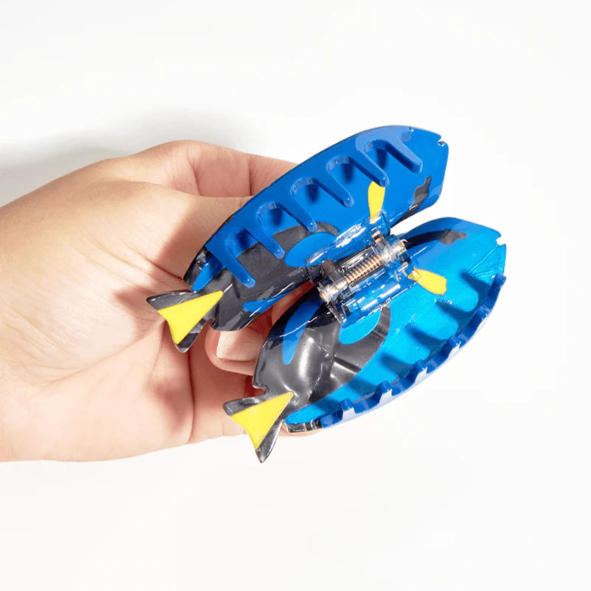 Medium Blue Gradient Blue Tang Fish Hair Claw