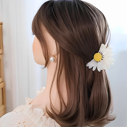 Medium Half-Hardy Chrysanthemum Flower Hair Claw