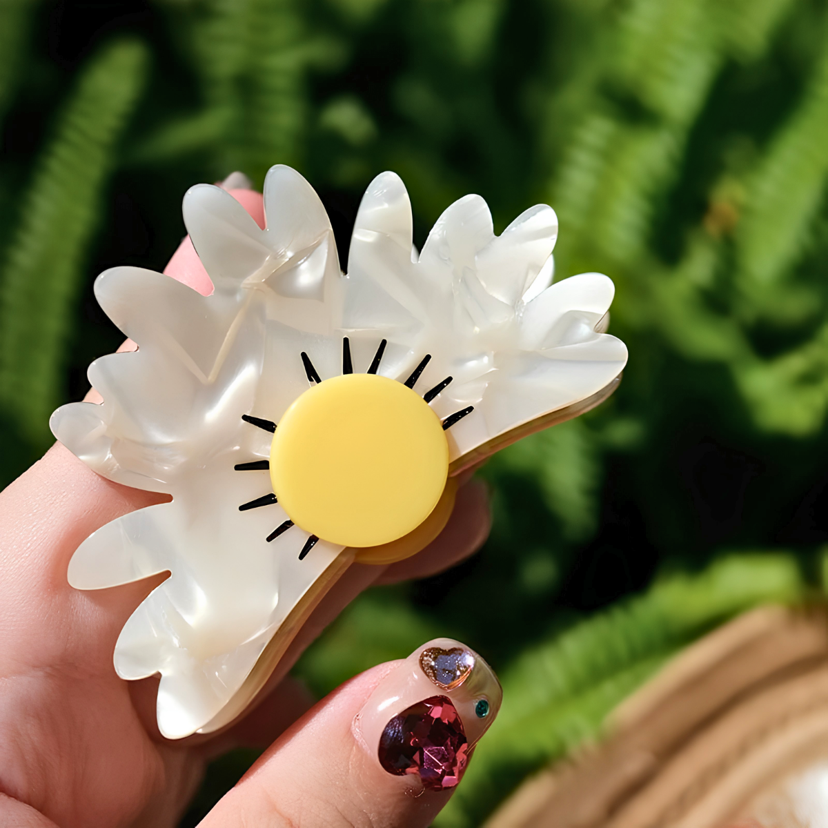 Medium Half-Hardy Chrysanthemum Flower Hair Claw
