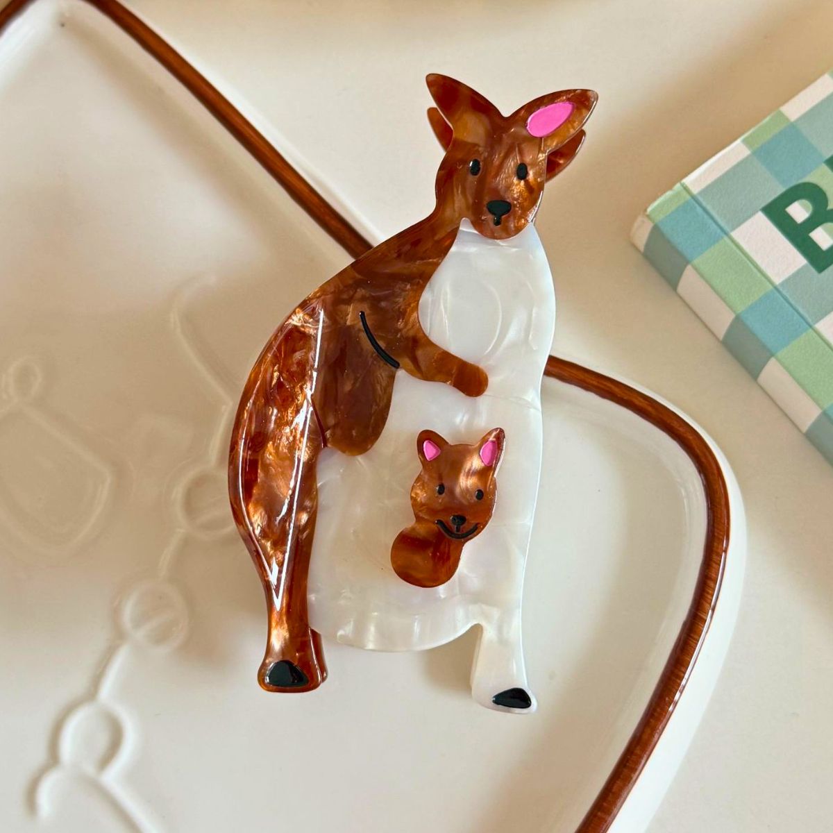 Medium Kangaroo Mother & Baby Hair Claw