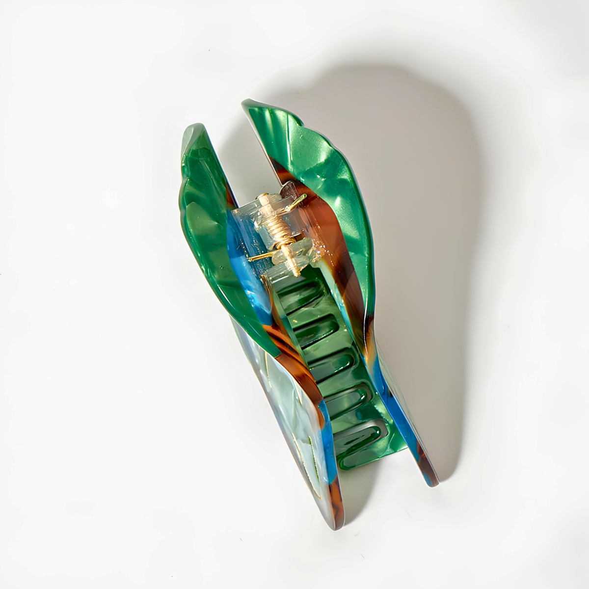 Medium Mussels Hair Claw Clips