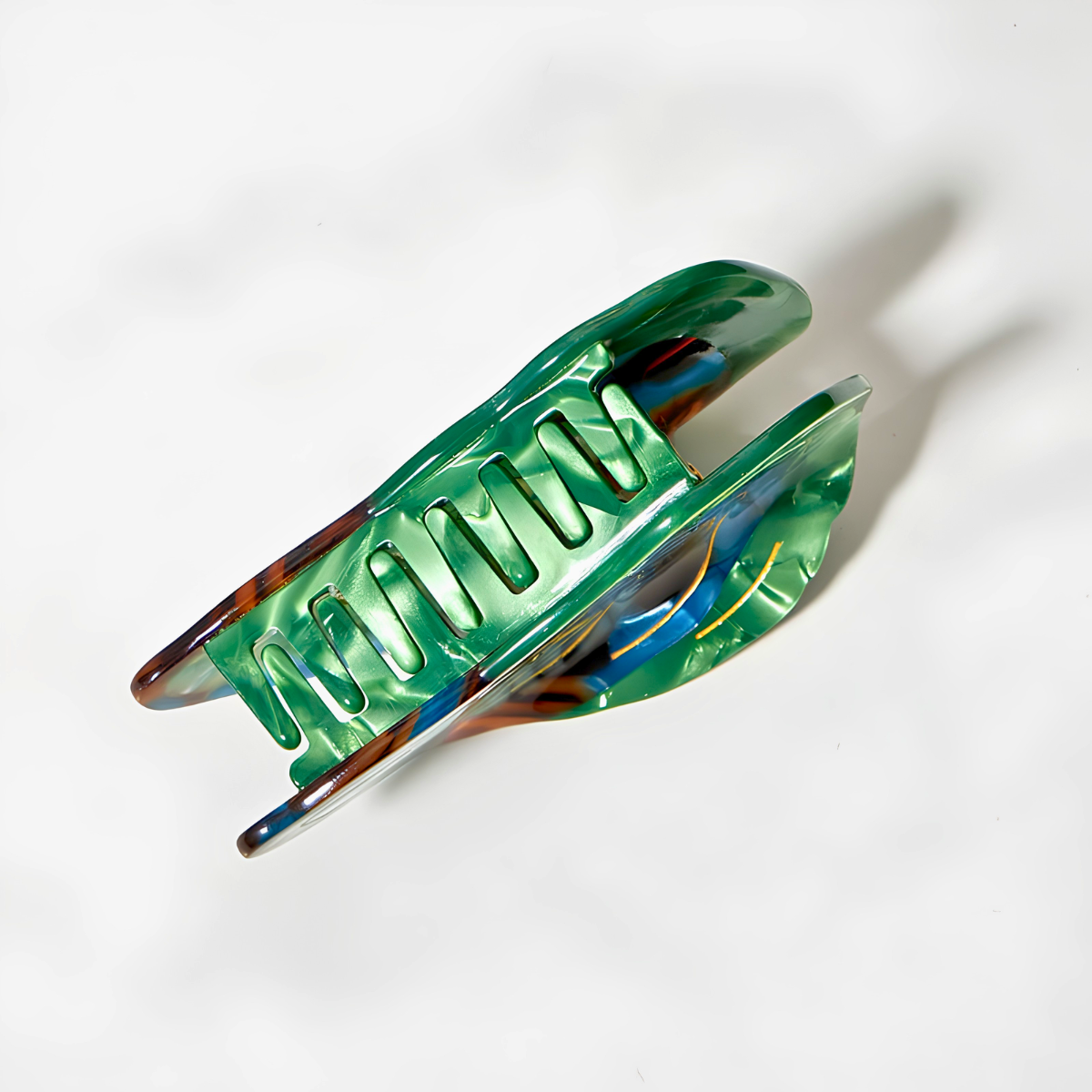 Medium Mussels Hair Claw Clips
