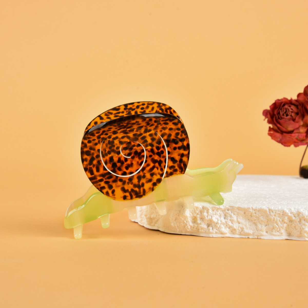 Medium Tortoiseshell Yellow Snail Hair Claw