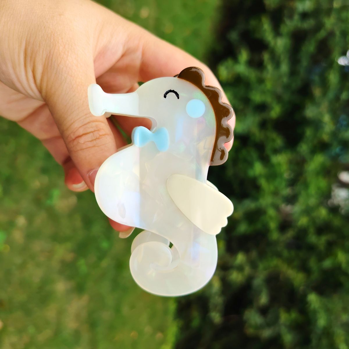 Medium White Seahorse Hair Claw