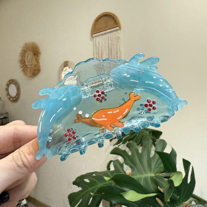 Medium Whales In The Water Hair Claw