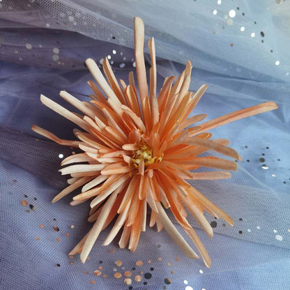 Large Champagne Red Spider Lily Hair Claw