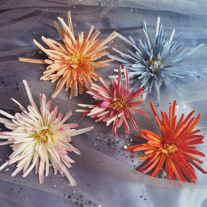 Large Champagne Red Spider Lily Hair Claw